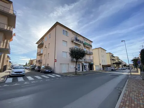 Two-room Apartment Sleeps 5 IN THE NEW Town Area-rif Lopa1