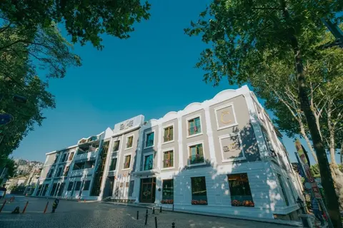 216 Castle Hotel