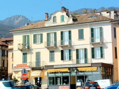 House In the Heart of Baveno Within Walking Distance of the Lake
