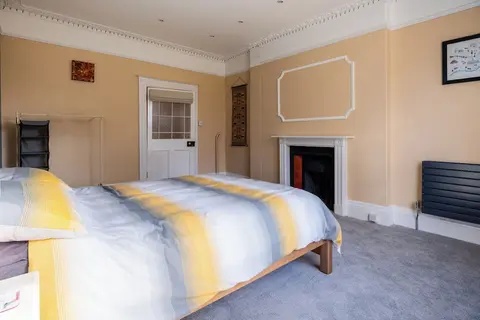 Large Central 5 BD with Stunning Gardens