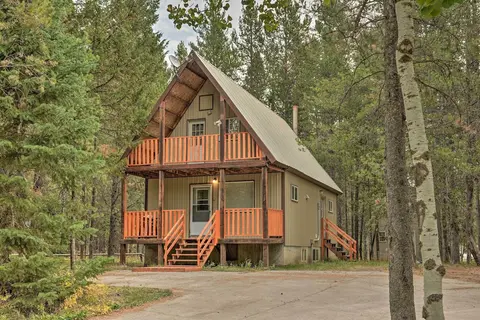 Family Cabin w/ Fire Pit - 25 Miles to Yellowstone