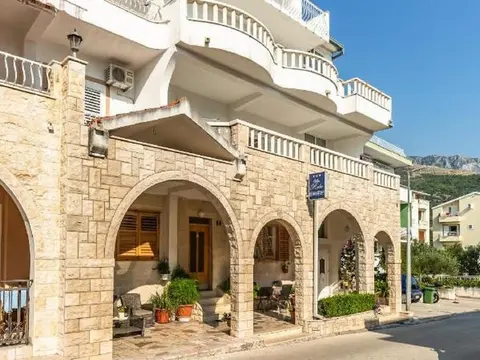 Happiness - 70m to the Beach - SA3
