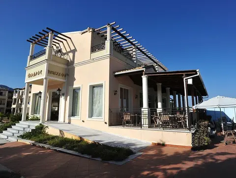 Thinalos Aparthotel