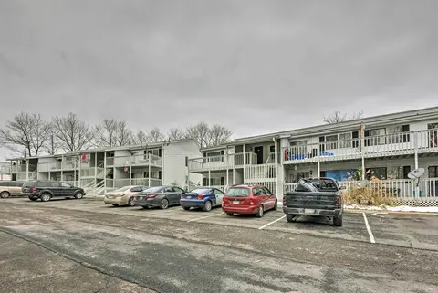 Near Mt Airy Casino: Mount Pocono Condo w/ Balcony