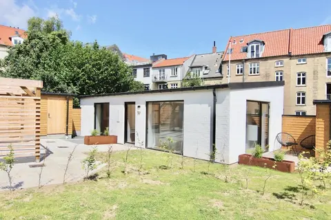 Private 1-bed Townhouse w Terraces