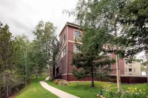 Ski Hill 27 2 Bedroom Condo by RedAwning