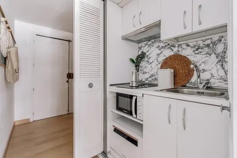 Narcissus Beach House - Weekly Beach Rental 2 Bedroom Home by Redawning