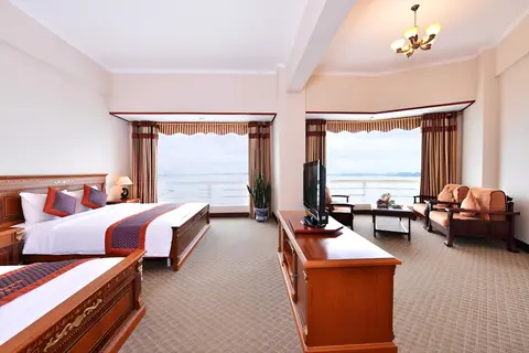 Grand Halong Hotel
