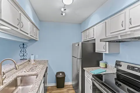 Comfortable Apartments in SEABROOK SK