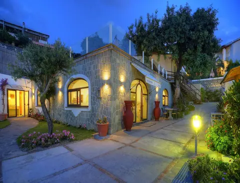 Room in B&B - Ischia-forio, Under the Sign of Relaxation and Well-being N5480