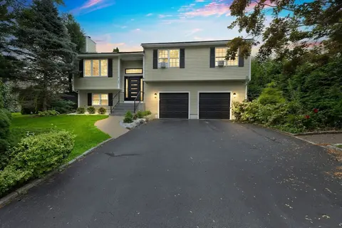 Minimal Modern Home Getaway 4 Bedroom Home