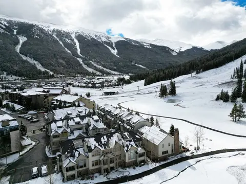 Pet Friendly, Slope-side, Spacious Town Home - ER21 by Redawning
