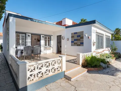 Detached House in Quiet Residential Area of Vinaròs near Beach