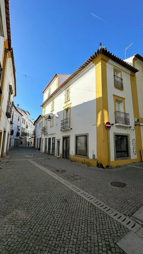 Largo Inn Suites Evora