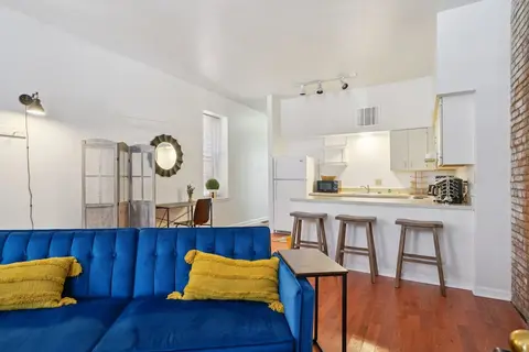 Charming Soulard Retreat With Historic Character 1 Bedroom Apts