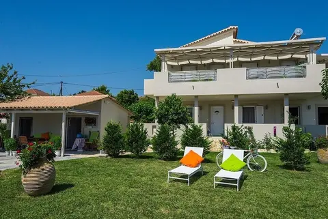 Tesys Studios & Apartments