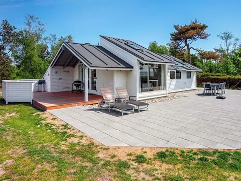 Exquisite Holiday Home in Knebel near Sea