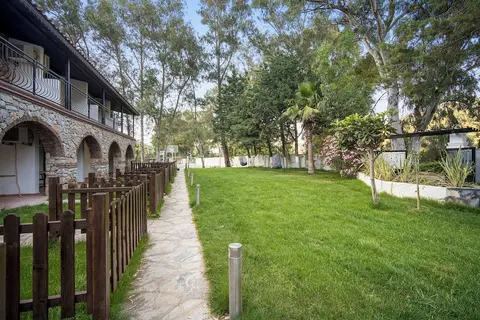 Alados Otel
