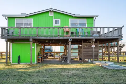 Mingo Manor 2 Bedroom Home by RedAwning