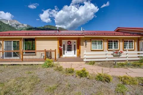 Stunning Ouray Escape w/ Panoramic Mountain Views!