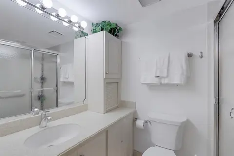 Bright Condo in Community With Pool/steps to Beach