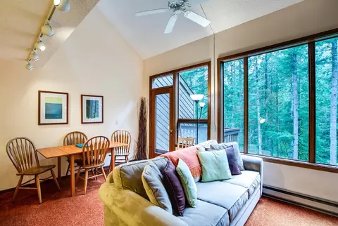 Snowater Condo #85 - Deluxe two Story Condo!