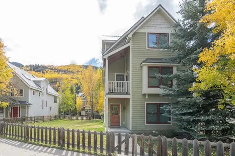 Bachman Village 14 by Avantstay Close To Town & The Slopes w/ Hot Tub! Permit#12038