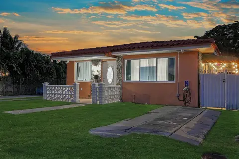 4 to 23 Guests GameRoom 2 Kitchens BAR BBQ