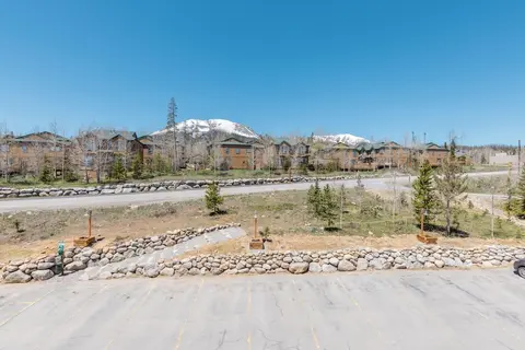 Silver Queen West, Building B, Unit 7137 by Summit County Mountain Retreats