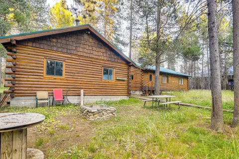 Island Park Fishing Cabin - Walk to Henrys Fork!