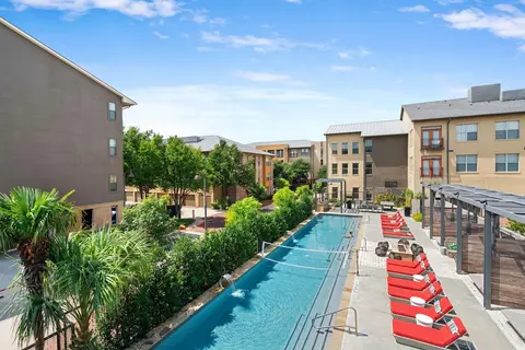 Plano Luxurious 1BD 1BA Apartment