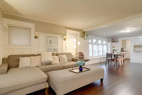 Walkable Seattle Home: 2 Mi to Pike Place Market