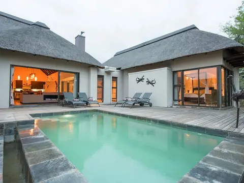 Luxury Villa With a Swimming Pool in Hoedspruit