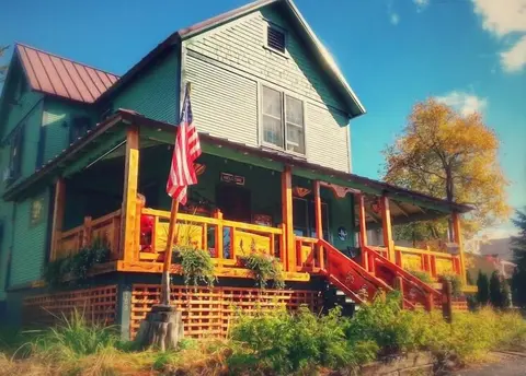Paradox Lodge & Cedar Lodge