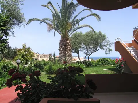 New Kydonia Suites & Studios