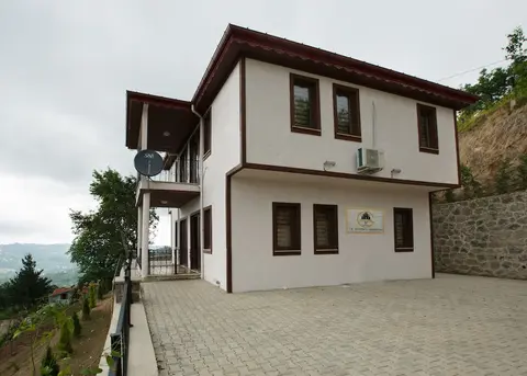 Guven Suite House