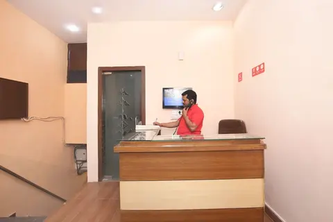OYO 10384 Hotel Rajesh Palace