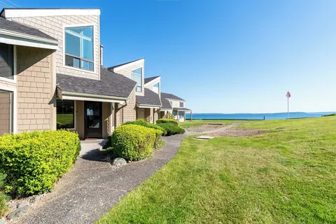 Beachcomber's Bliss by Avantstay Steps to the Beach Ocean Views
