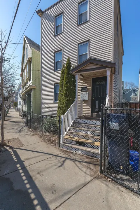 Kendall Square Apartments by Next Star