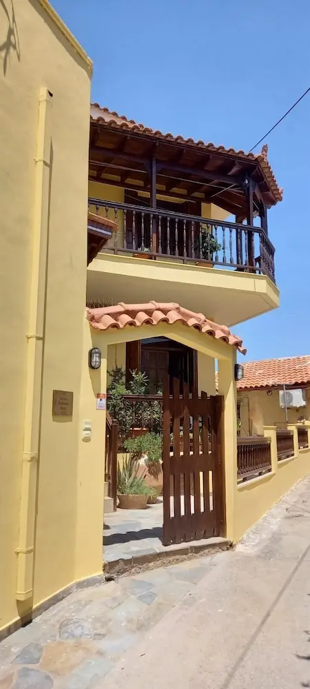 Vardakis Houses