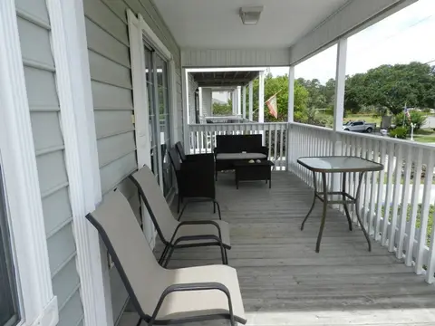 Wells On 7th 4 Bedroom Home by RedAwning