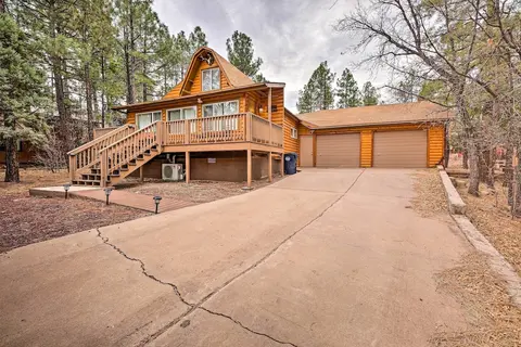 Large Yard w/ Fire Pit: Show Low Cabin