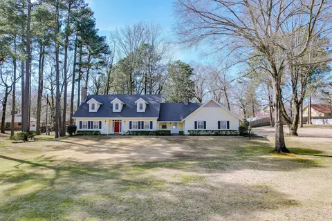 Expansive Texarkana Home w/ Yard: Near Golf!