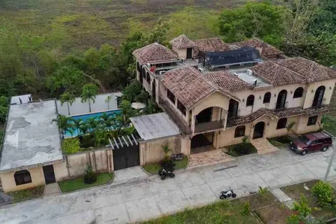 Remarkable 4-bed Villa in Retalhuleu, Guatemala