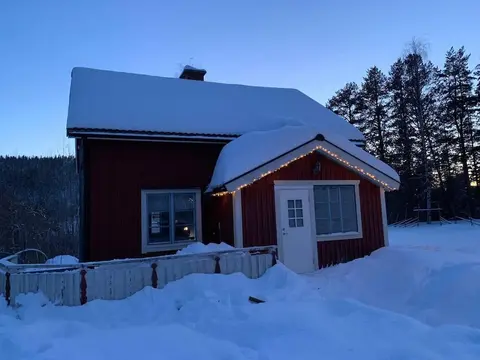 Cozy Swedish House With Fireplace & big Garden
