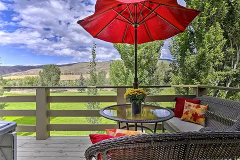 Trendy Avon Townhome - 2 Miles to Beavercreek
