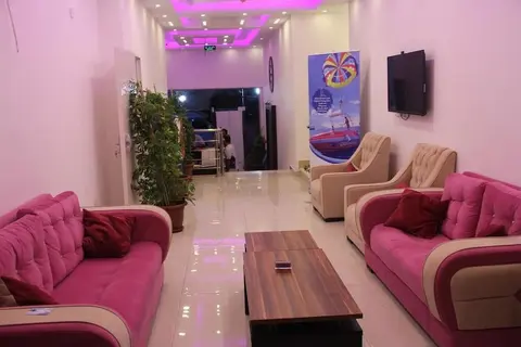 Weekend Hotel