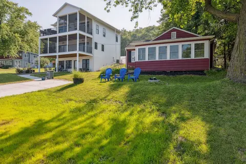 Delavan Retreat w/ Patio on Turtle Lake!