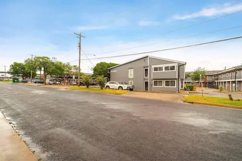 Stylish 1BR Near UT Highland Evonify