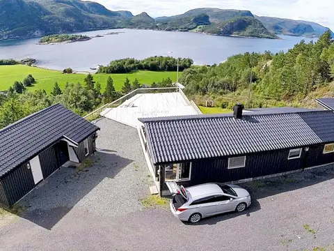 8 Person Holiday Home in Sundlandet